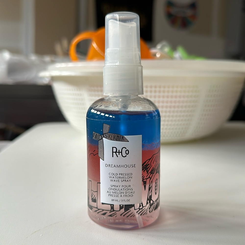 R+Co Dreamhouse Cold Pressed Watermelon Wave Spray